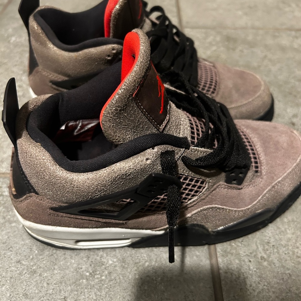 Jordan 4 Taupe Haze